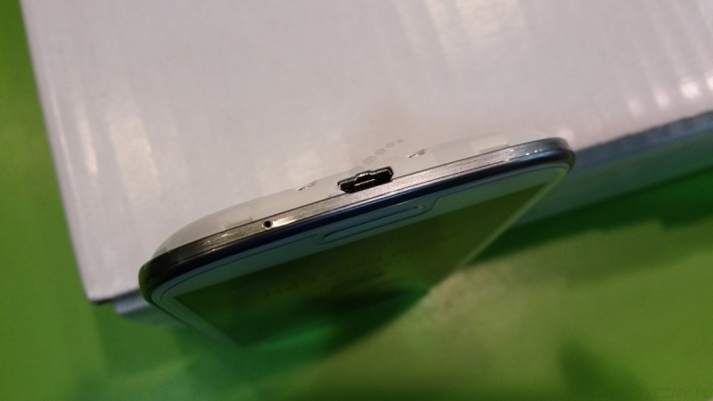 Złącze microUSB w Galaxy S 4 [źródło: galaktyczny.pl]