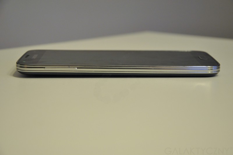 Samsung Galaxy S 5 - przycisk głośności / fot. galaktyczny