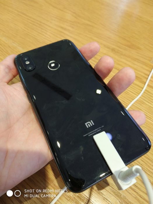 Xiaomi Mi 8 - tył