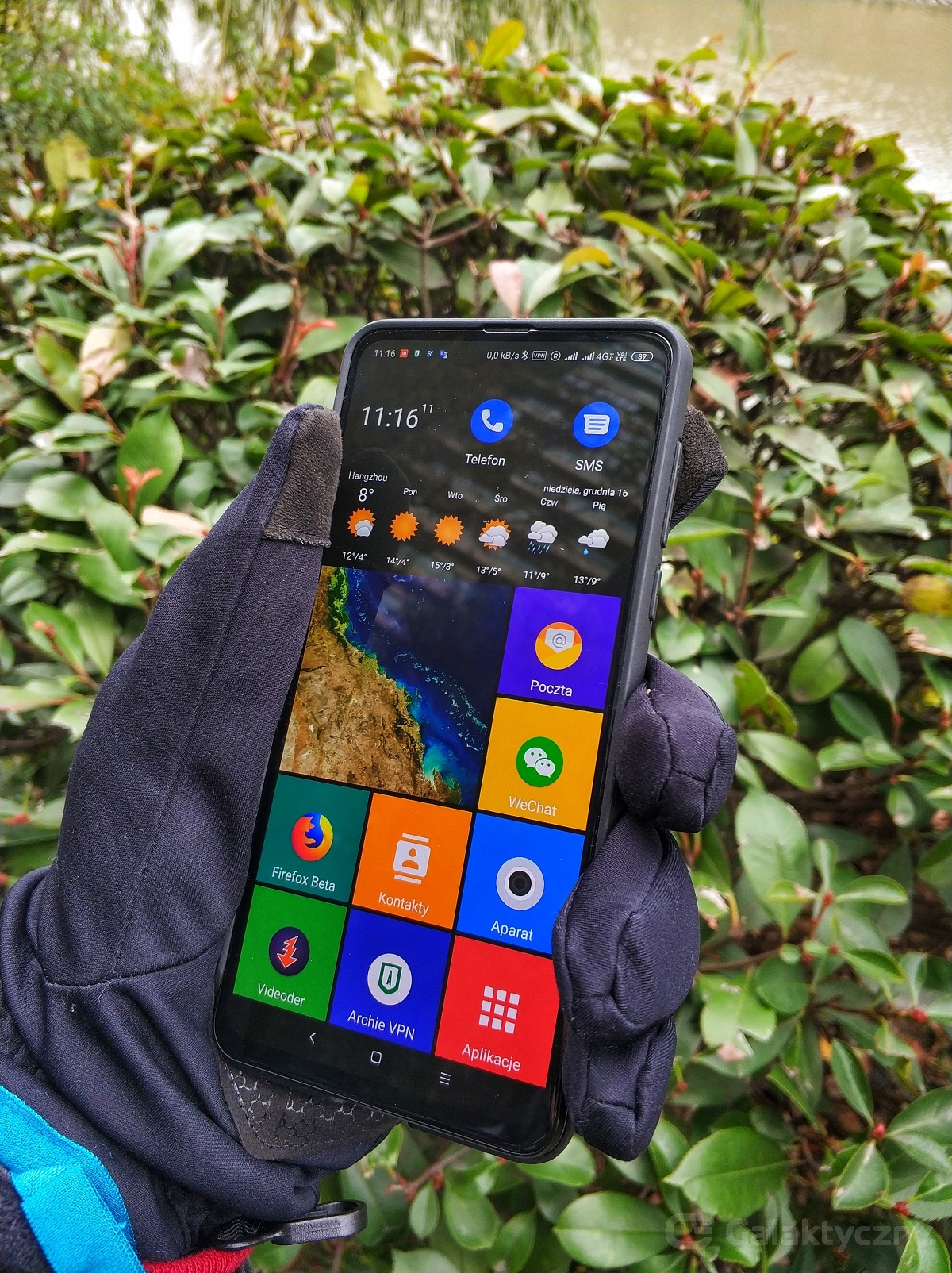 Xiaomi Mi MIX 3 i rękawiczki
