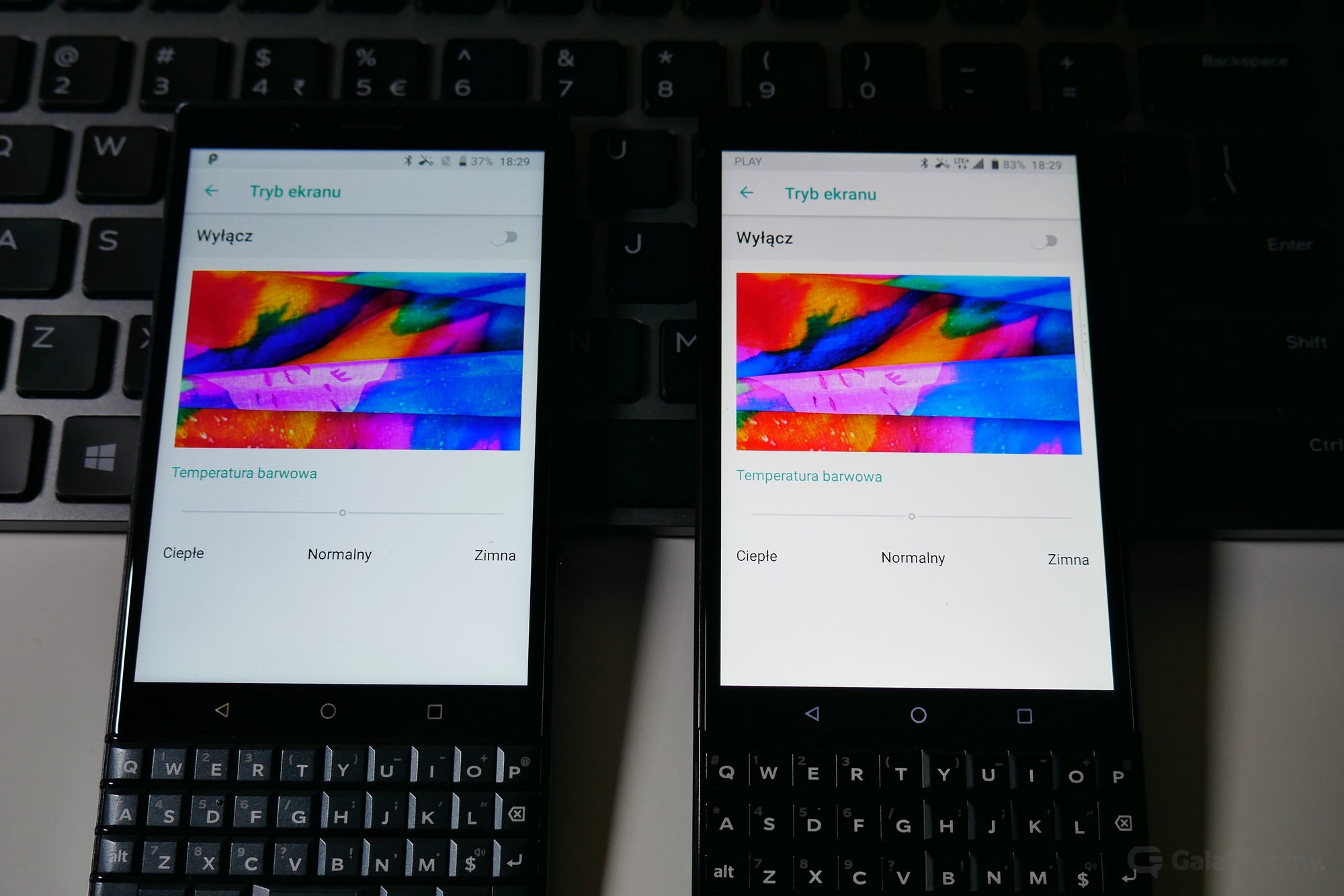 BlackBerry KEY2 LE (po lewej), BlackBerry KEY2 (po prawej)